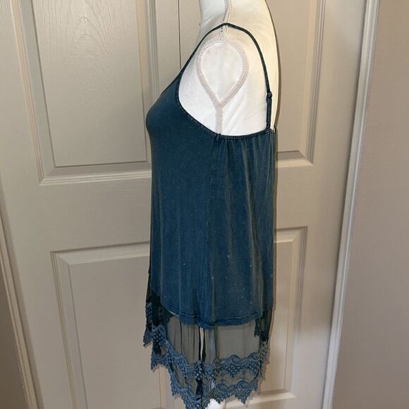 Origami by vivien Lace Extender Tank! - Picture 4 of 10